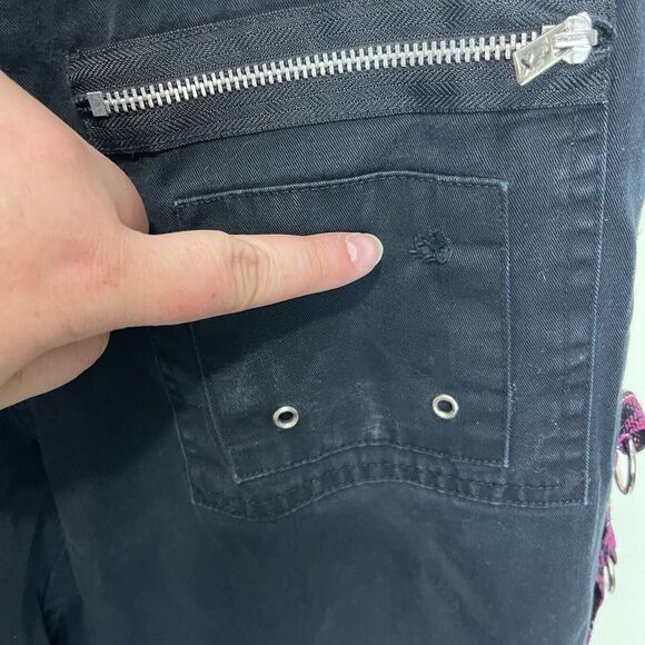 Tripp NYC Daang Goodman Black & Pink Plaid Crop Cargo Capri Pants Punk Goth Y2K - Picture 4 of 8